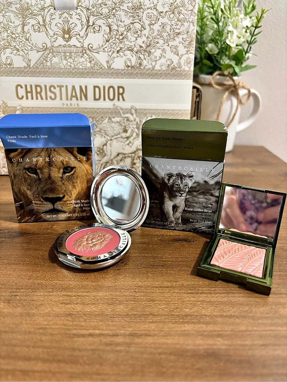 Chantecaille Lion Collection Set Eye Shade Narika Cheek Shade Blush Lion Pride